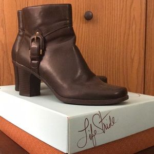 Life Stride Saunter Rich Brown Ankle Boots